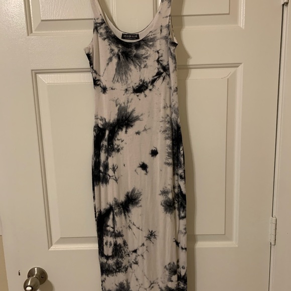 Dress - Picture 3 of 3